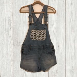 Great condition shorts overalls